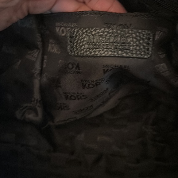 Michael Michael Kors Camden Large Black Pebbled Leather Satchel with Strap - Picture 14 of 16